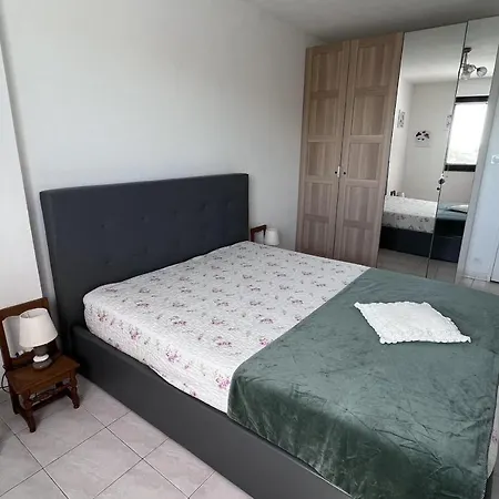 Haven Of Peace With Balcony In * Sainte-Maxime