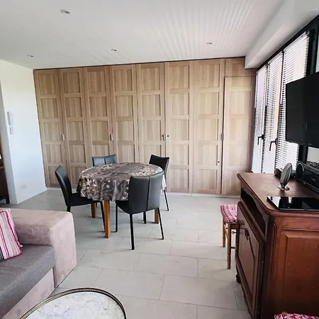 Haven Of Peace With Balcony In Sainte-Maxime